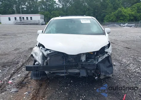 2019 Toyota Sienna Xle 8 Passenger z USA, uszkodzony, nr VIN 5TDYZ3DC3KS970276